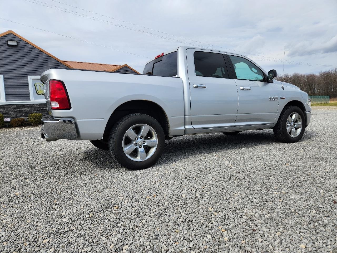 RAM 1500 Big Horn/Lone Star 4x4 Crew Cab 5'7" Box 2017