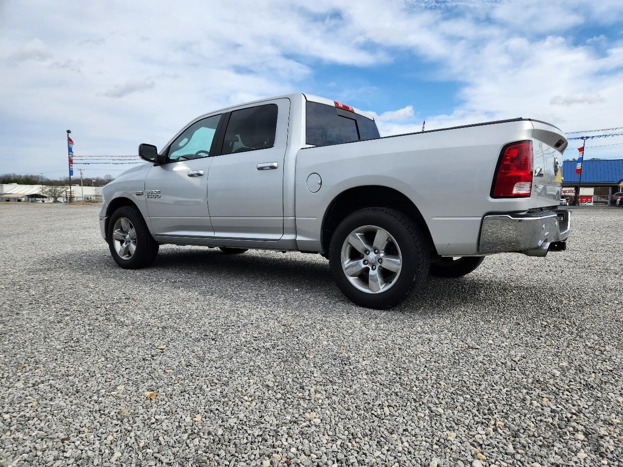 RAM 1500 Big Horn/Lone Star 4x4 Crew Cab 5'7" Box 2017