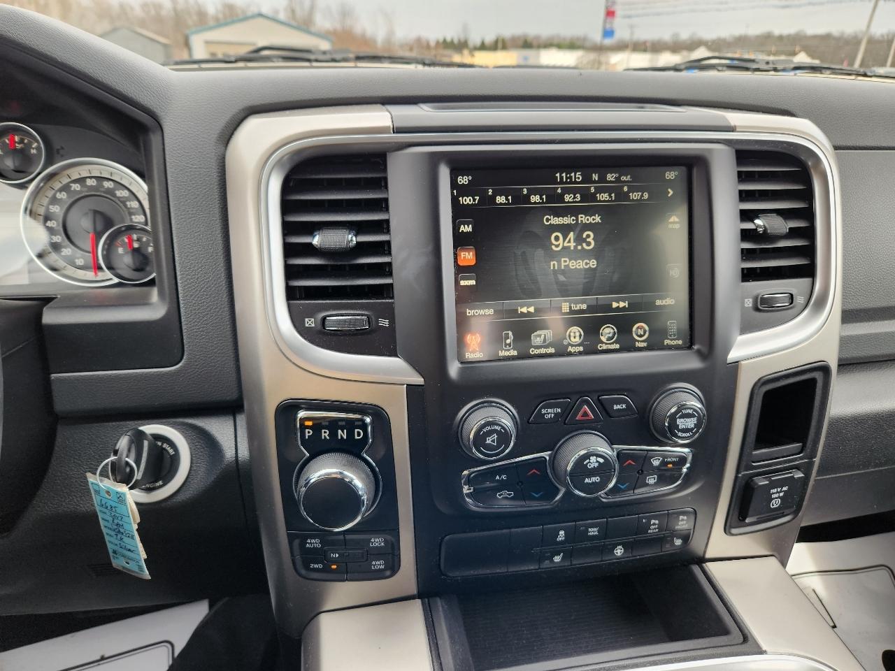 RAM 1500 Big Horn/Lone Star 4x4 Crew Cab 5'7" Box 2017