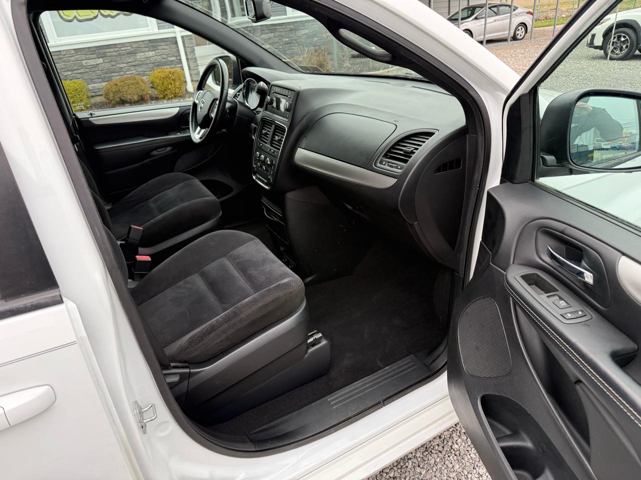 Dodge Grand Caravan SE 2015