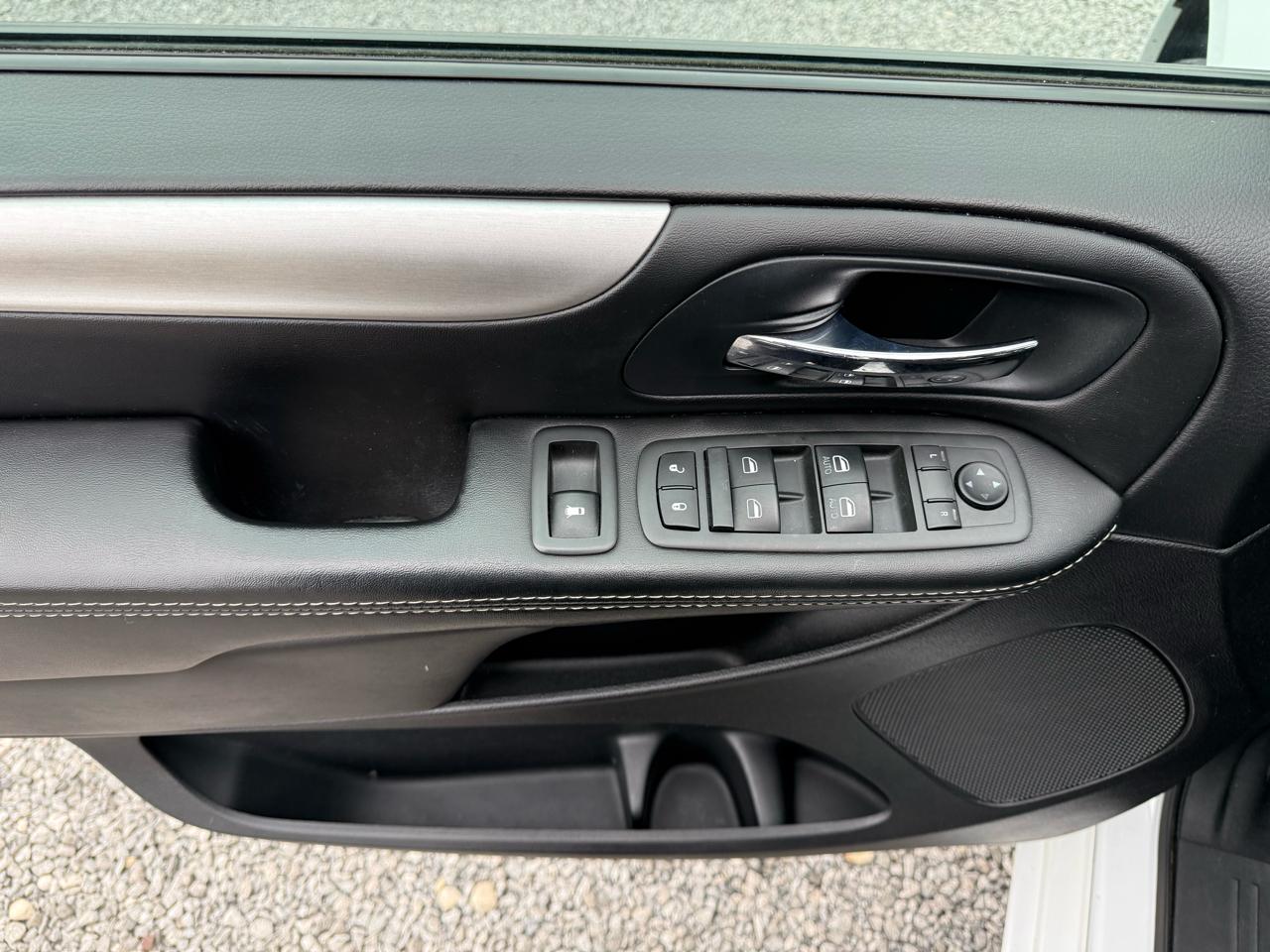 Dodge Grand Caravan SE 2015