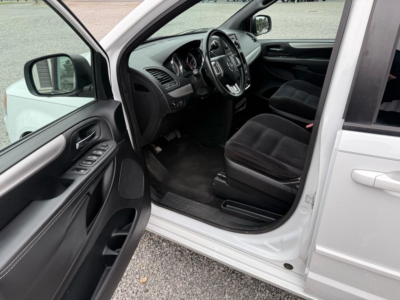 Dodge Grand Caravan SE 2015