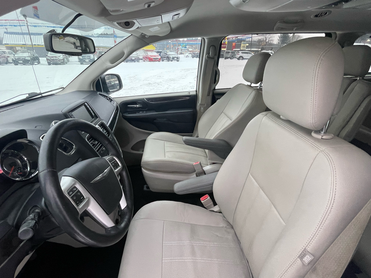 Chrysler Town & Country Touring 2016