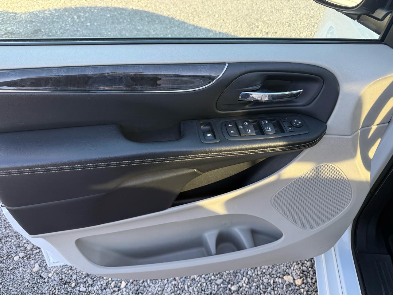 Chrysler Town & Country Touring 2016