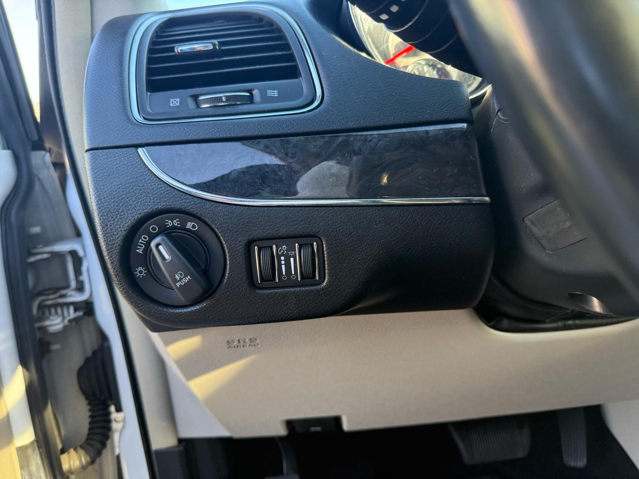 Chrysler Town & Country Touring 2016