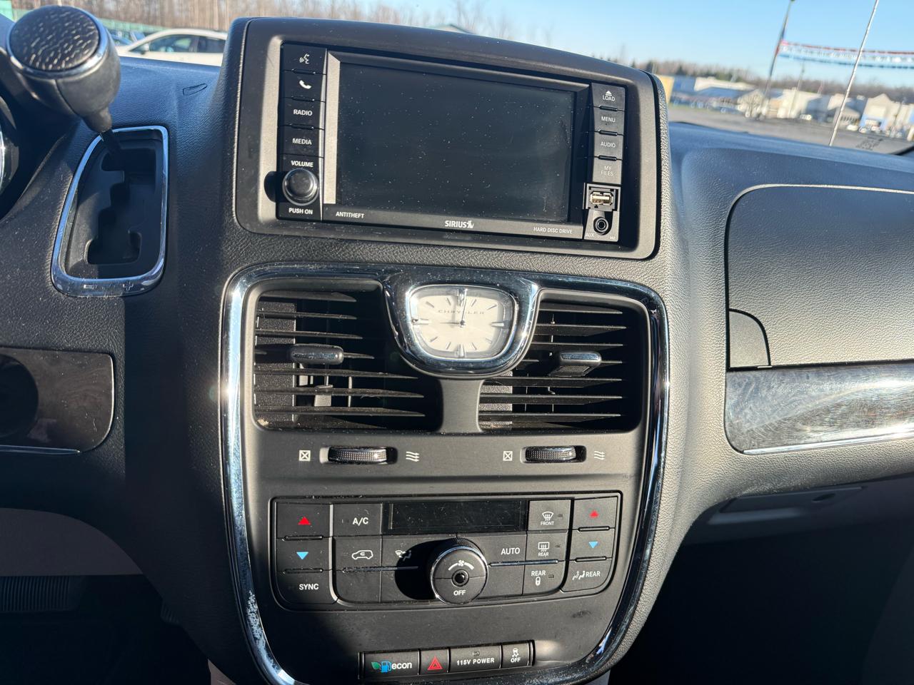 Chrysler Town & Country Touring 2016