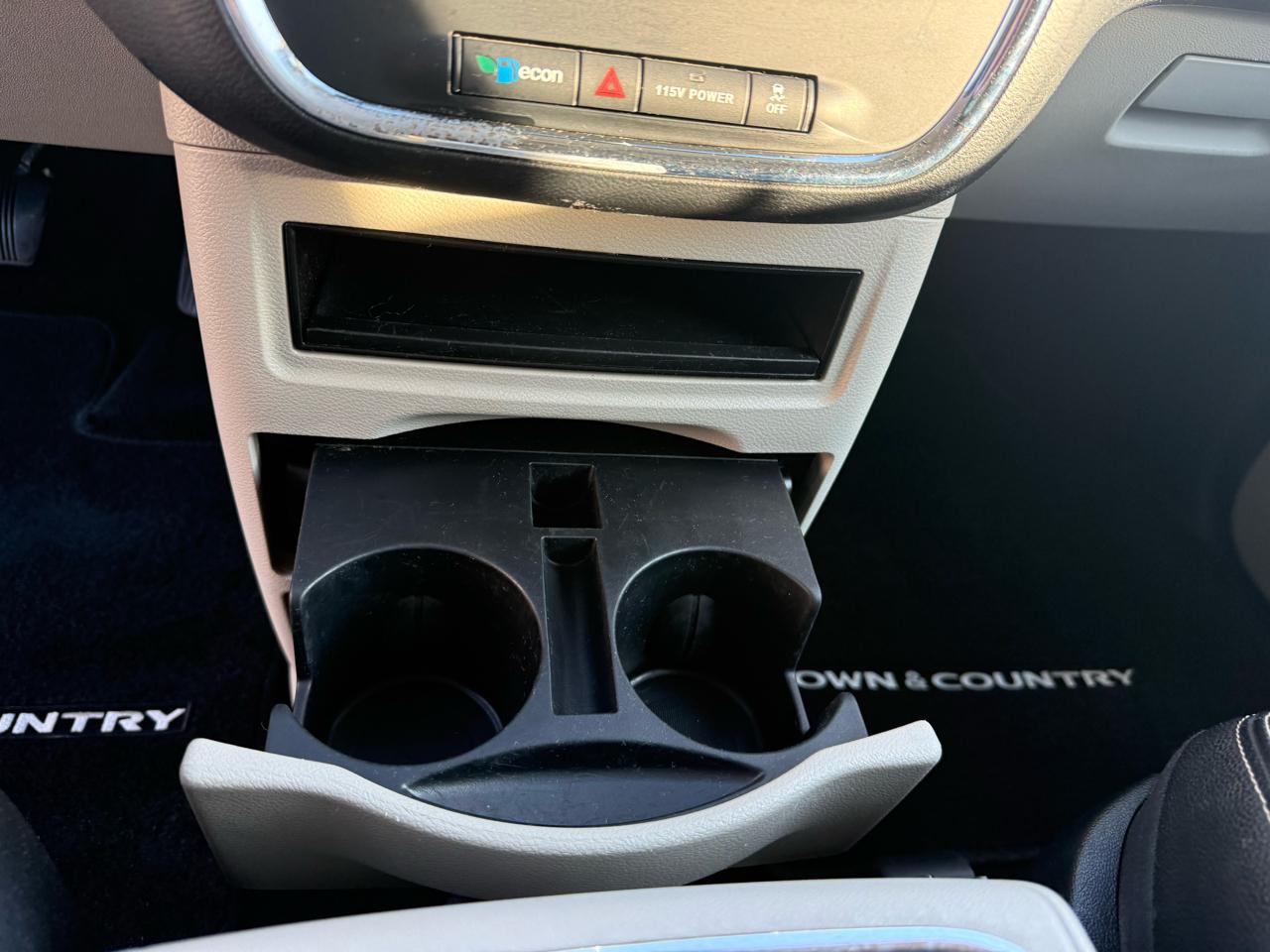 Chrysler Town & Country Touring 2016