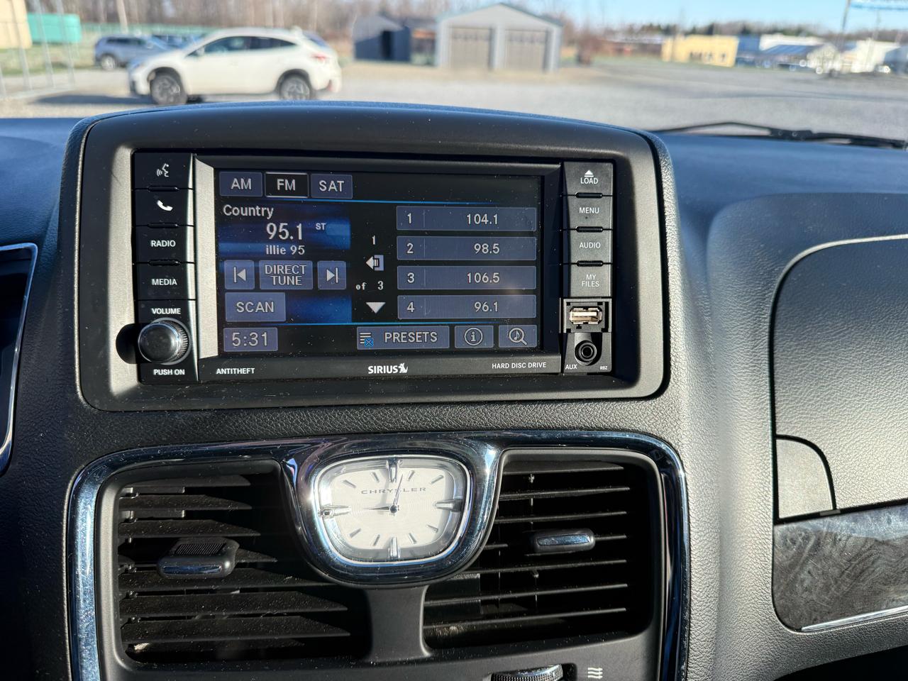 Chrysler Town & Country Touring 2016