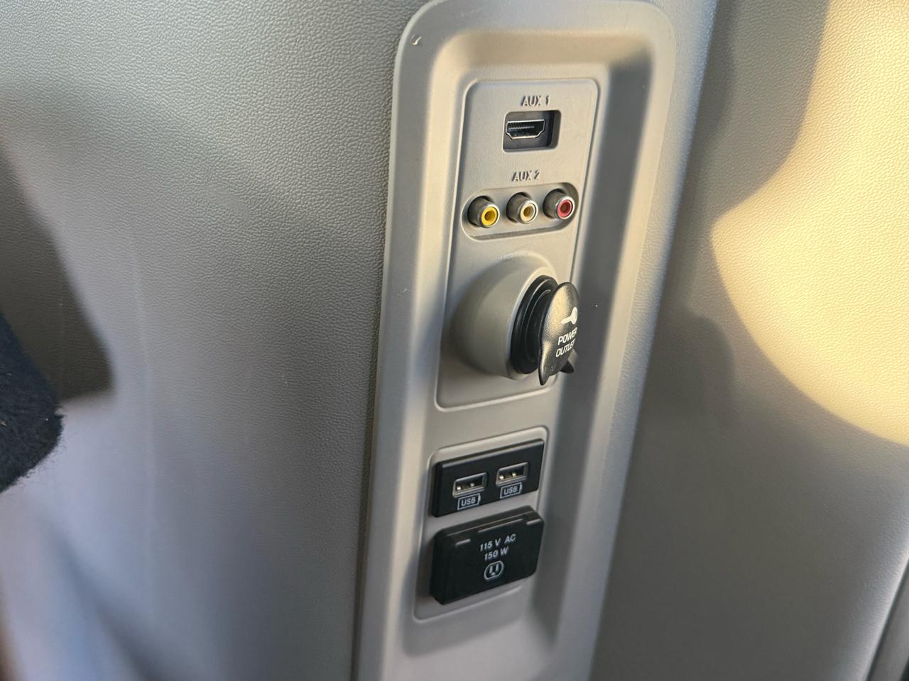 Chrysler Town & Country Touring 2016