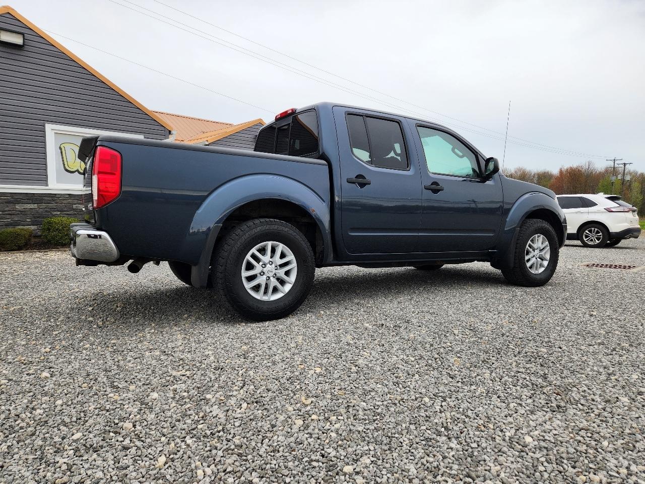 Nissan Frontier SV Crew Cab 4WD 2017