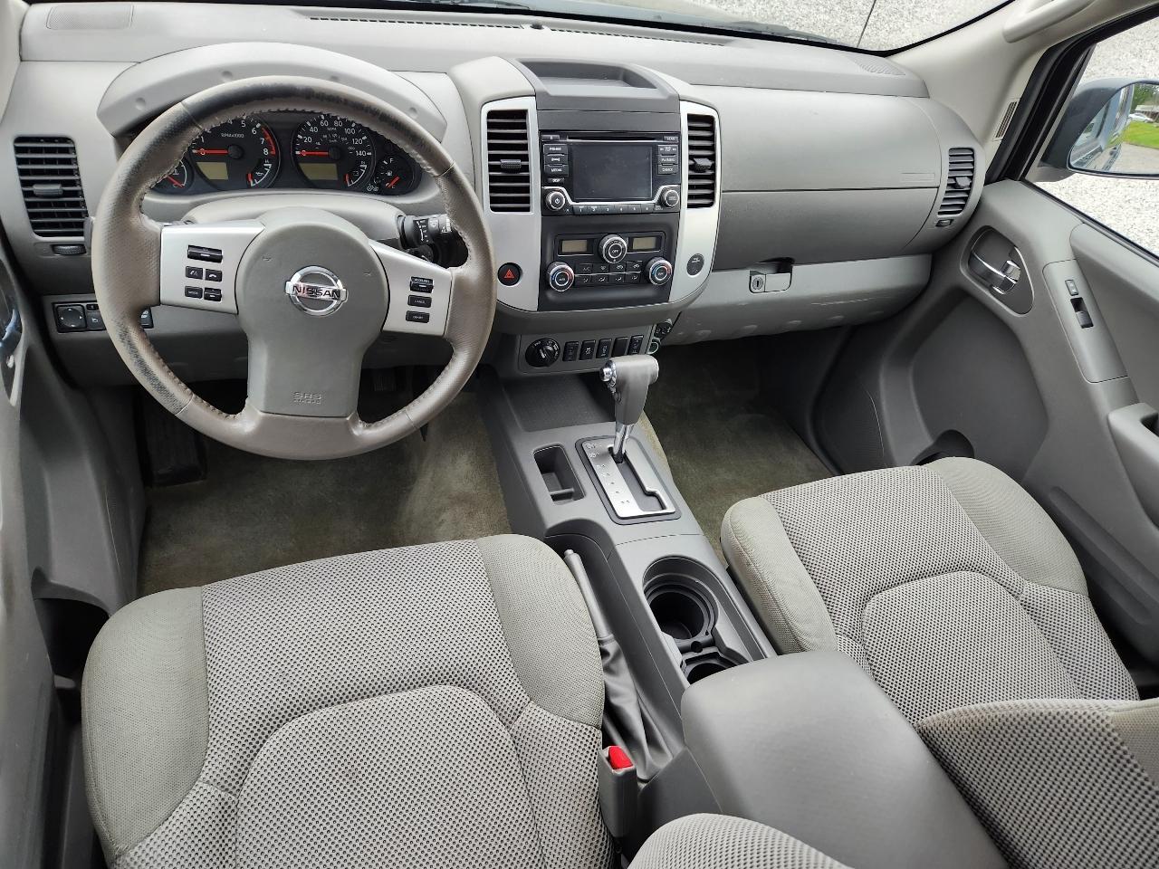 Nissan Frontier SV Crew Cab 4WD 2017
