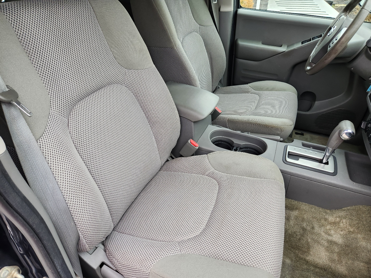 Nissan Frontier SV Crew Cab 4WD 2017