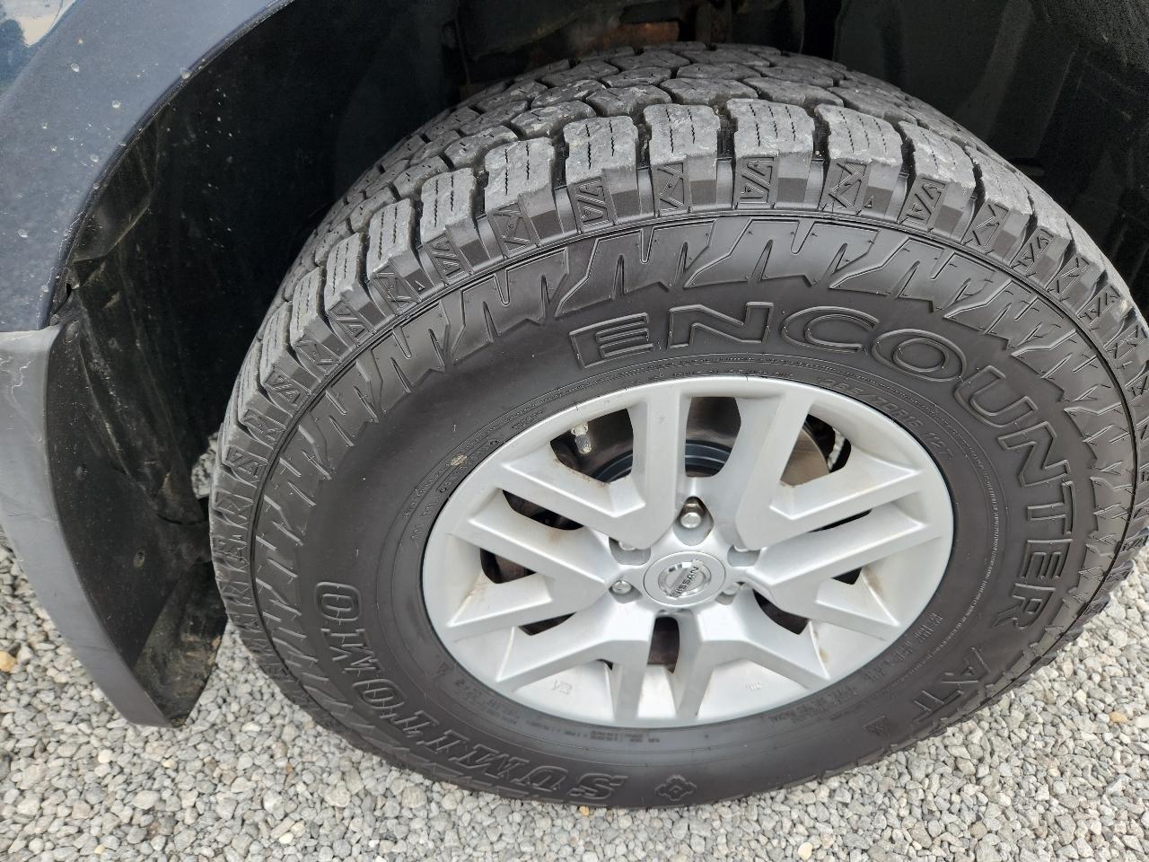 Nissan Frontier SV Crew Cab 4WD 2017
