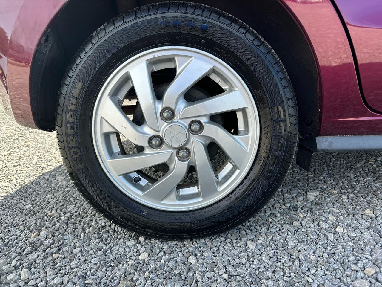 Mitsubishi Mirage SE 5D Hatchback at 2017
