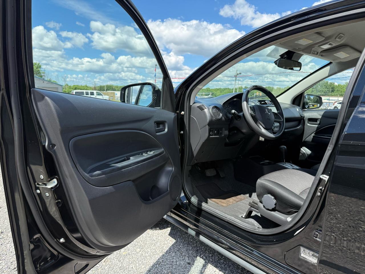 Mitsubishi Mirage ES 4D Hatchback 2024