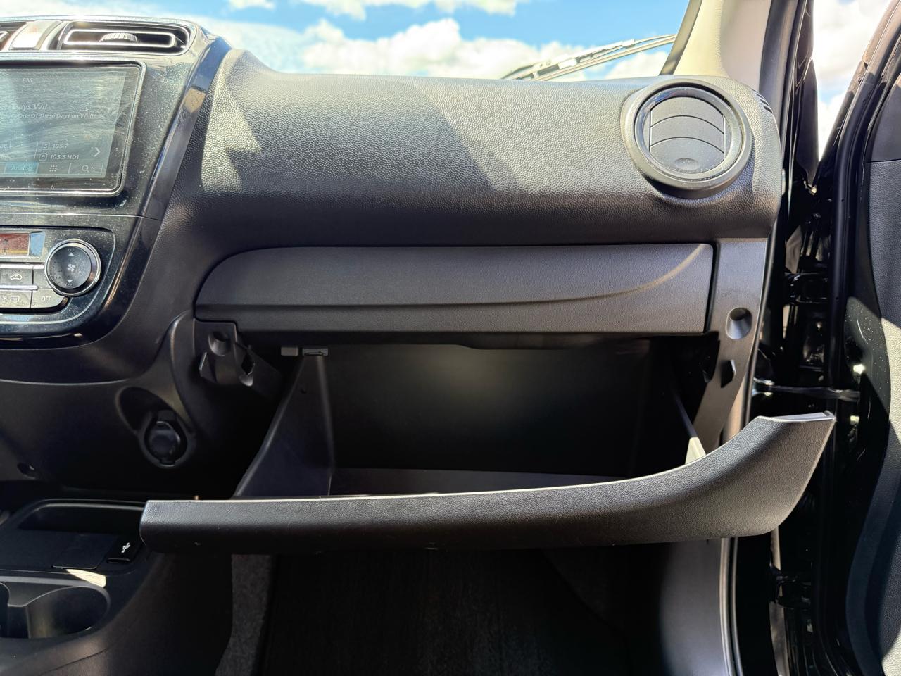 Mitsubishi Mirage ES 4D Hatchback 2024