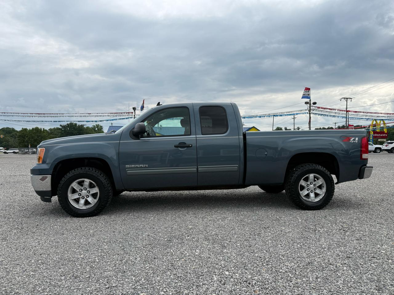 GMC Sierra 1500 SLE Ext. Cab 4WD 2011