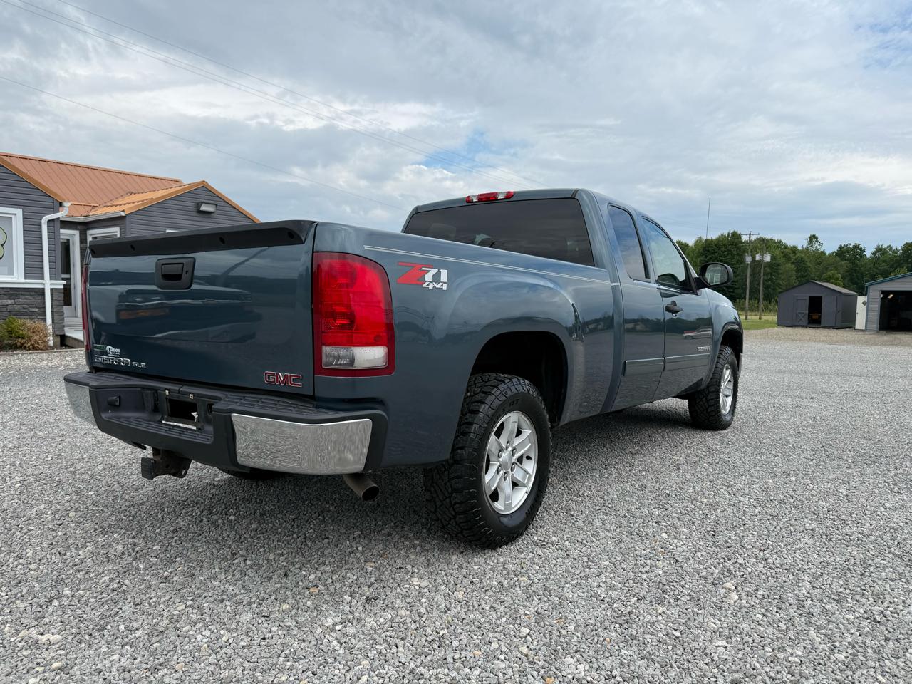 GMC Sierra 1500 SLE Ext. Cab 4WD 2011