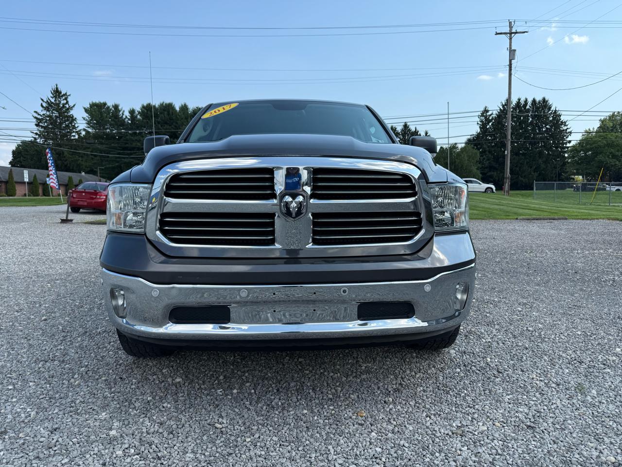 RAM 1500 4WD Crew Cab 140.5" Big Horn 2017