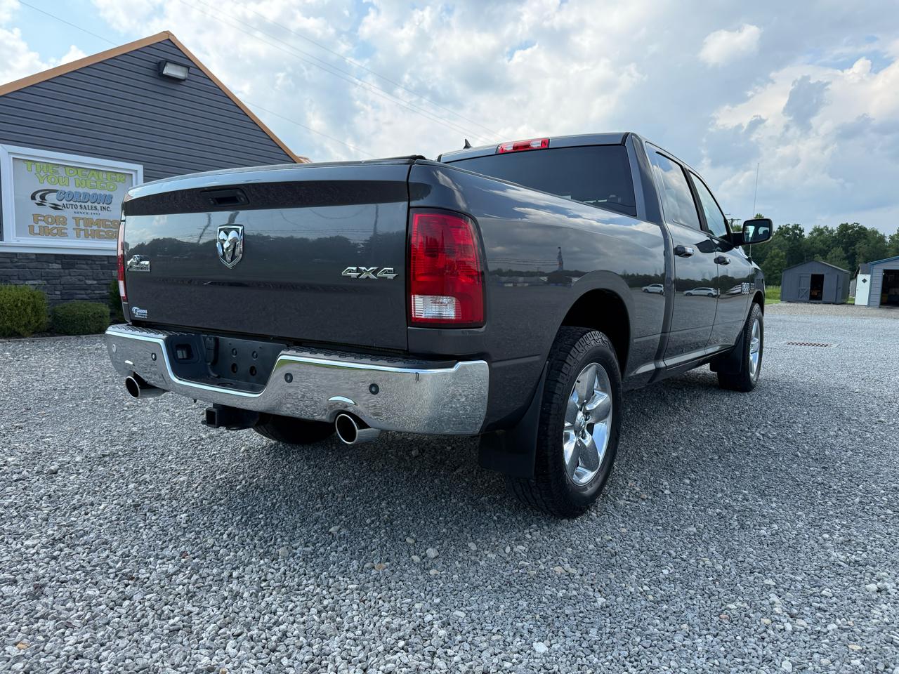 RAM 1500 4WD Crew Cab 140.5" Big Horn 2017