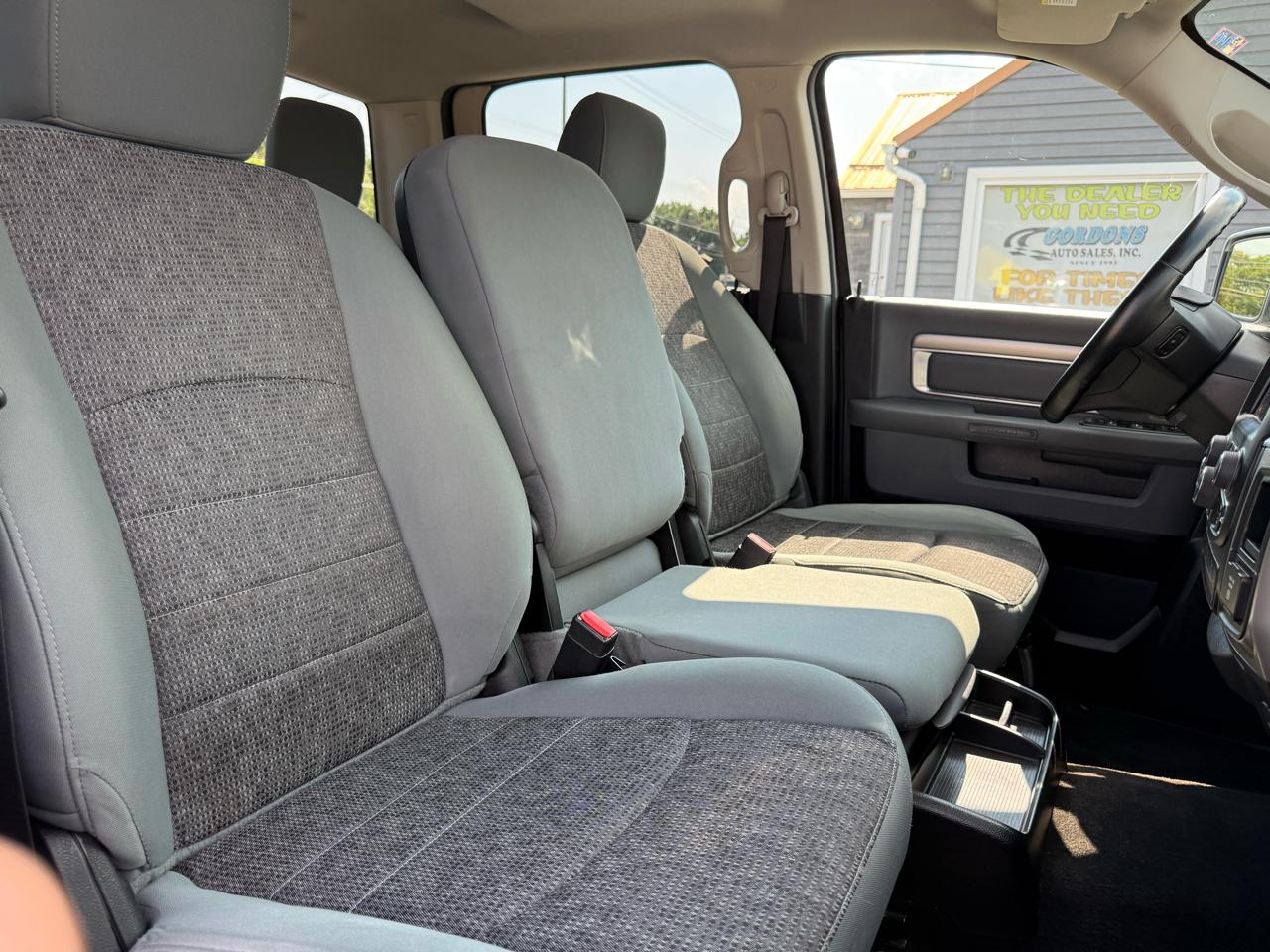 RAM 1500 4WD Crew Cab 140.5" Big Horn 2017