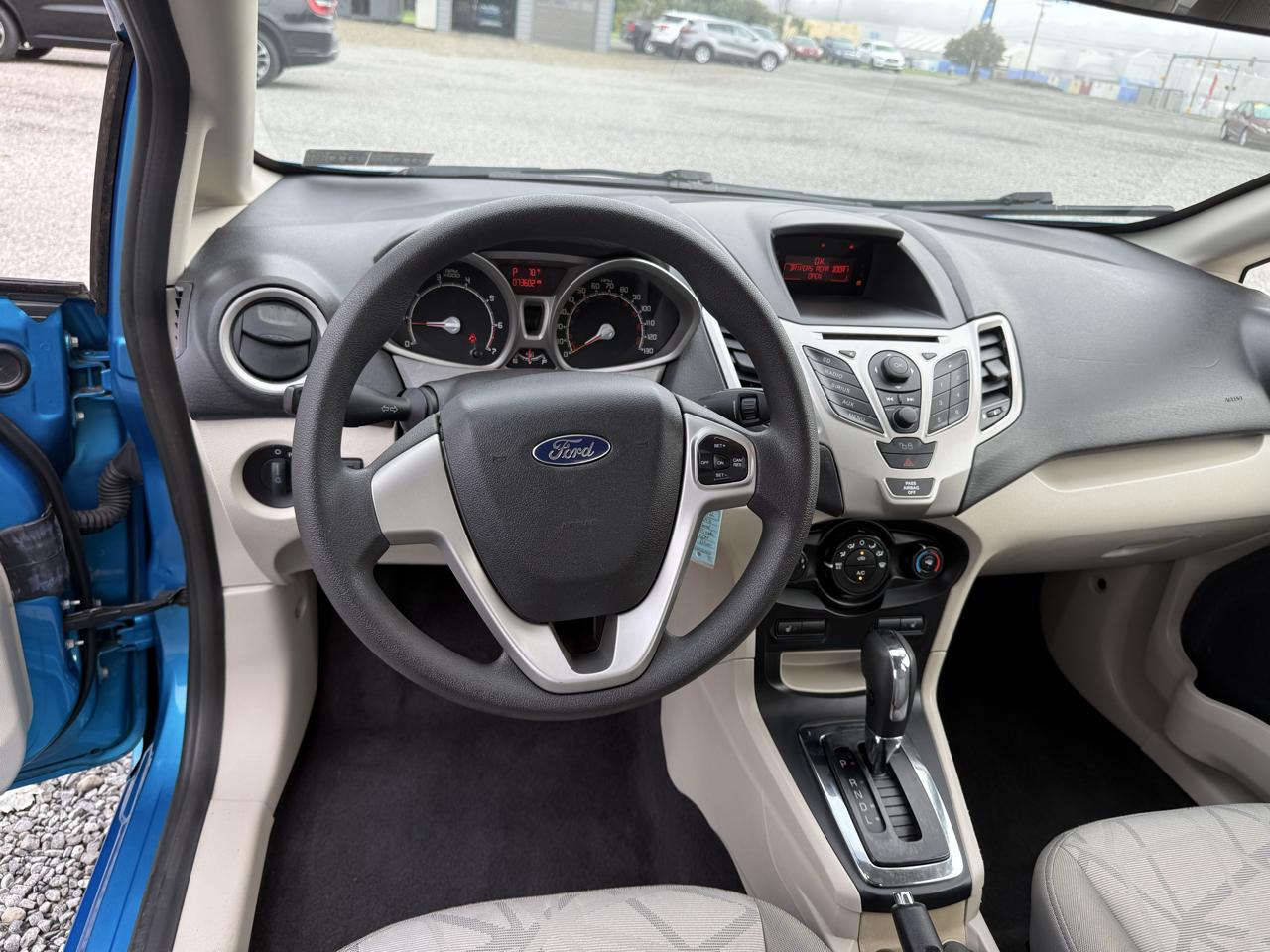 Ford Fiesta SE Sedan 2012