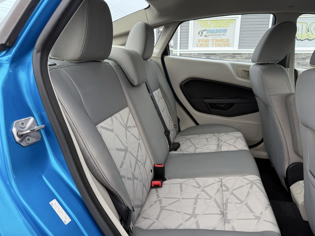 Ford Fiesta SE Sedan 2012