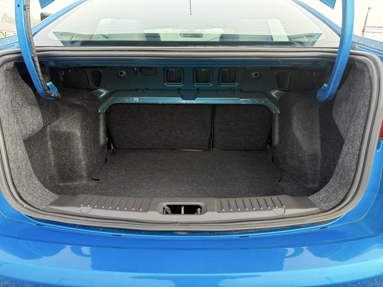 Ford Fiesta SE Sedan 2012