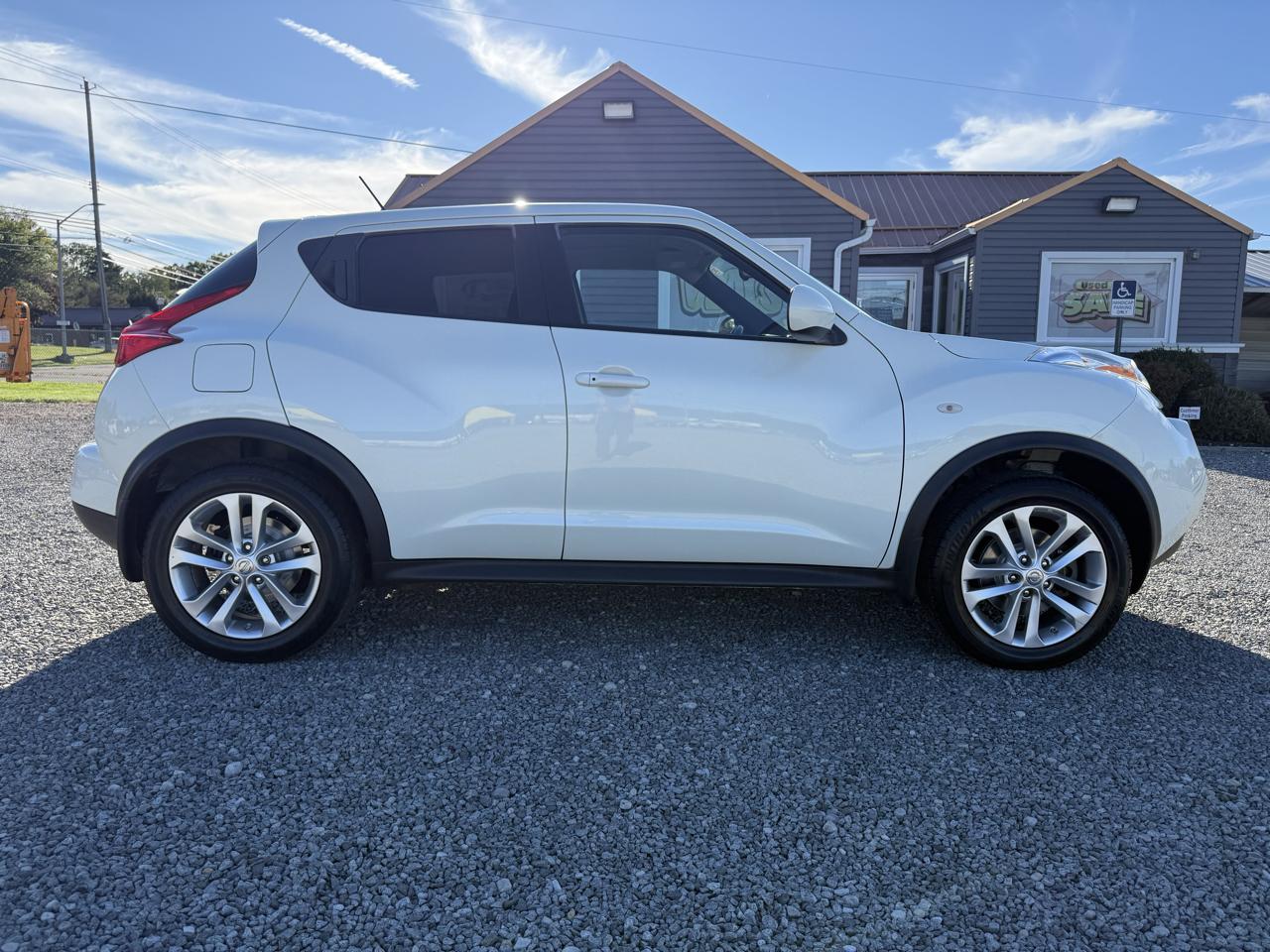 Nissan Juke SV AWD 2012