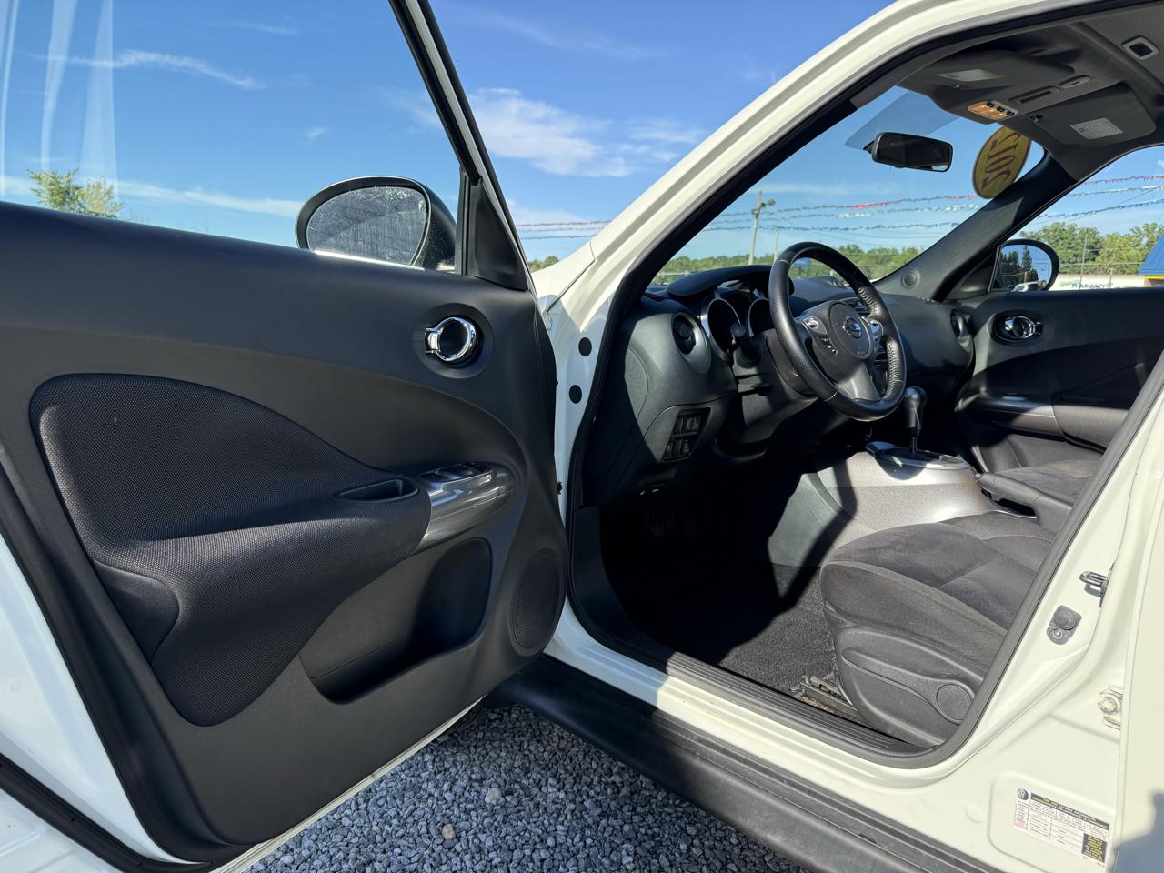Nissan Juke SV AWD 2012