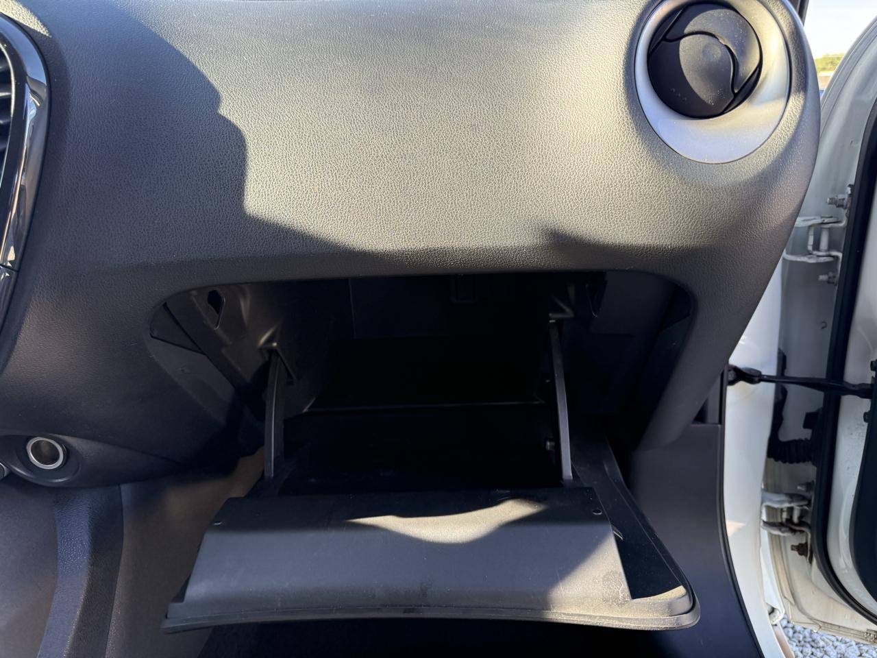 Nissan Juke SV AWD 2012