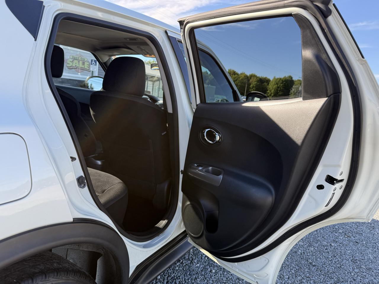 Nissan Juke SV AWD 2012