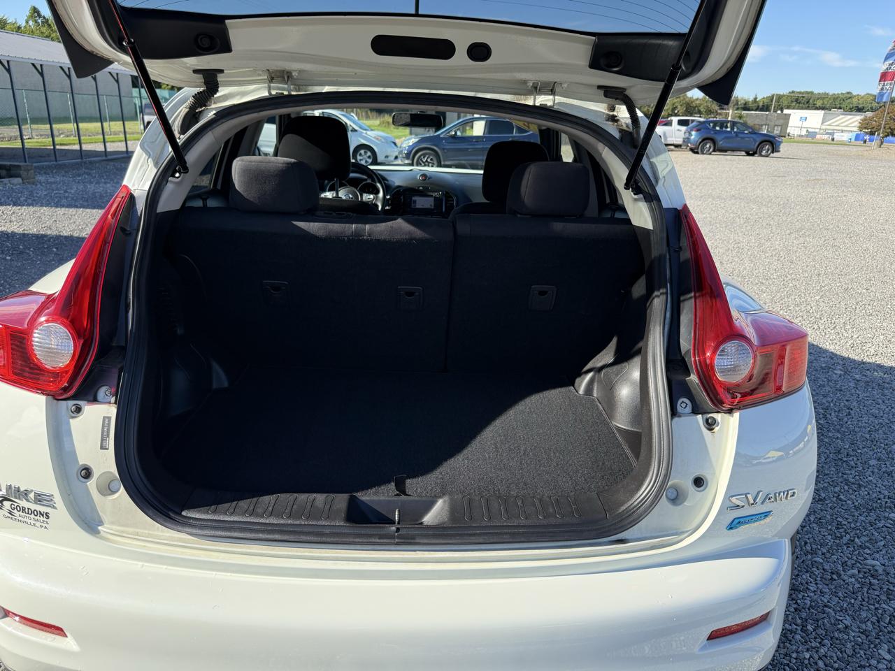 Nissan Juke SV AWD 2012