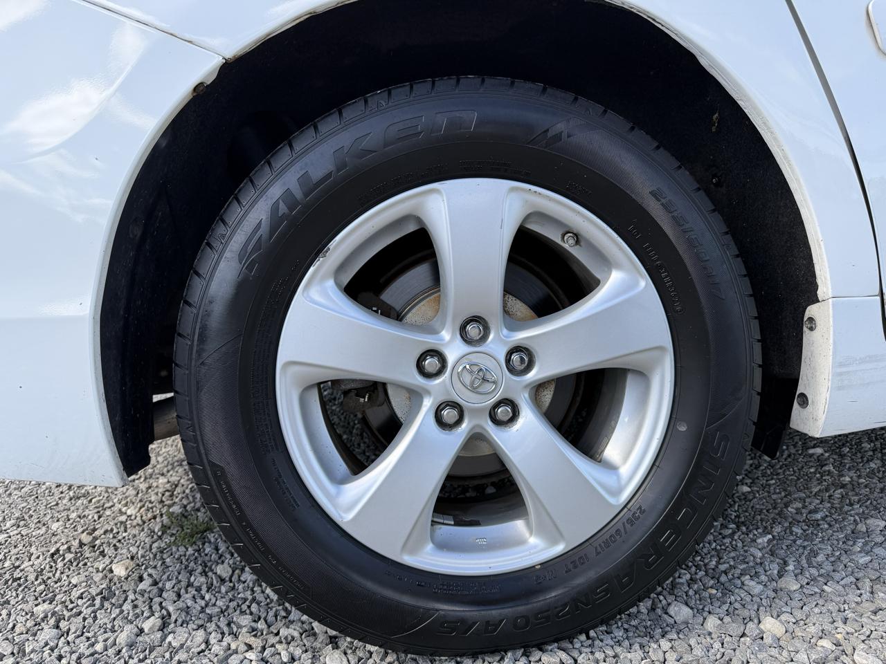 Toyota Sienna LE 8-Pass V6 2011