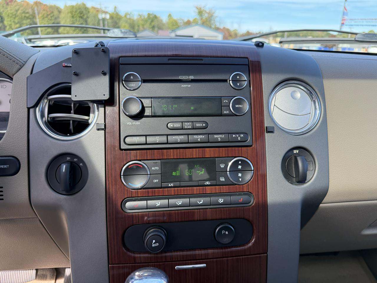 Ford F-150 SuperCrew Crew Cab 139" XLT 4WD 2008