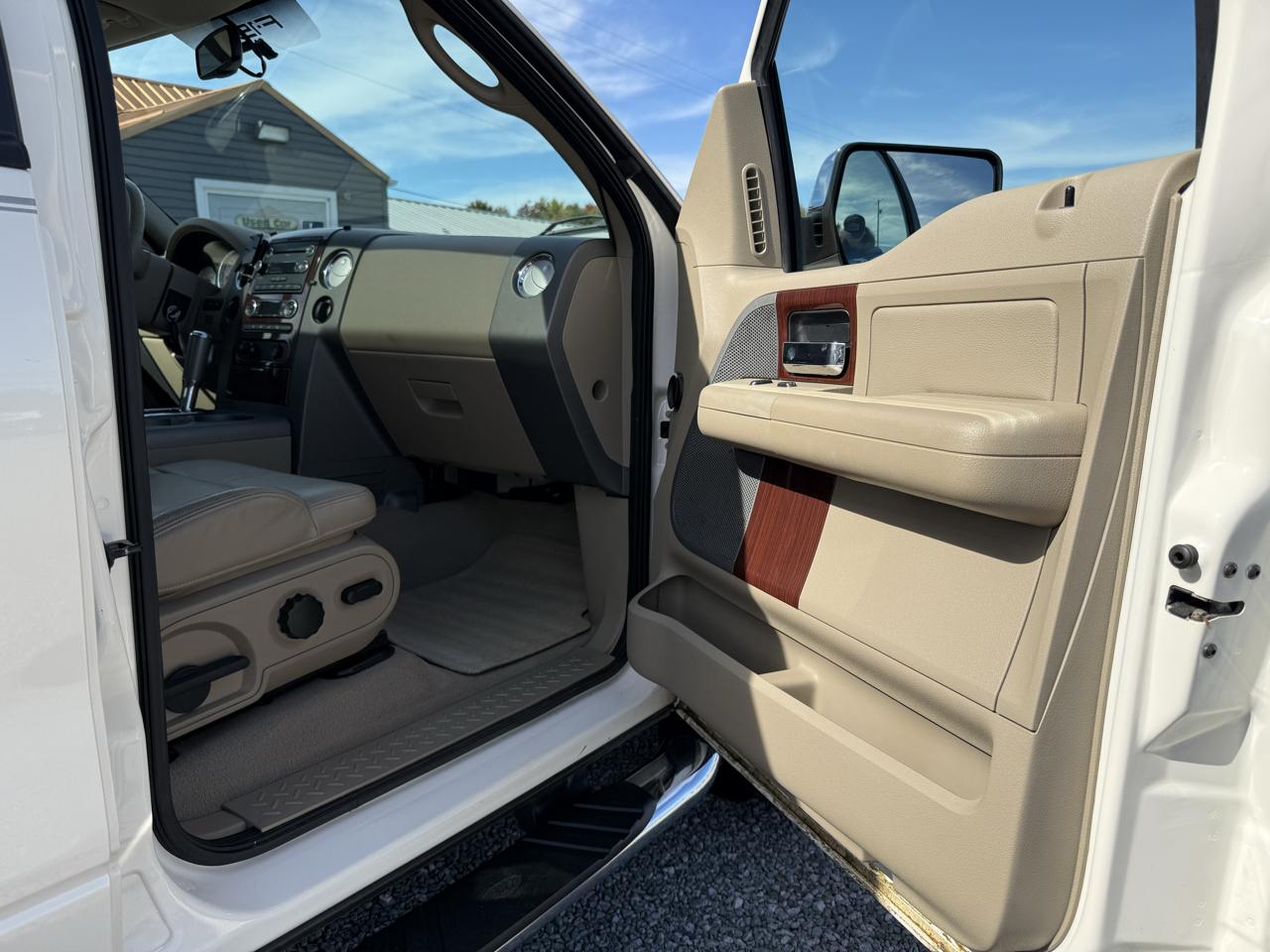 Ford F-150 SuperCrew Crew Cab 139" XLT 4WD 2008