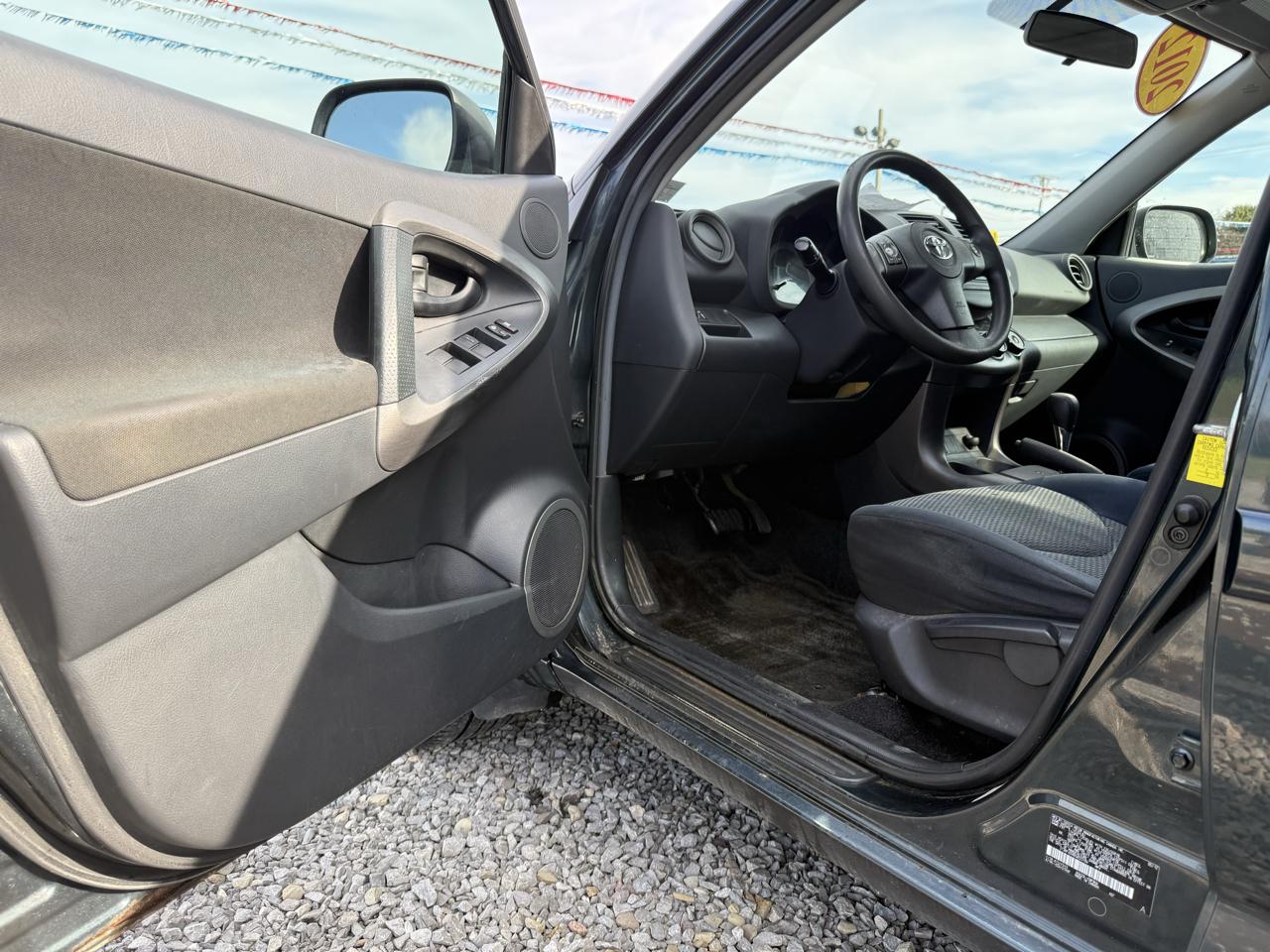 Toyota RAV4 4dr Sport 4-cyl 4WD (Natl) 2012