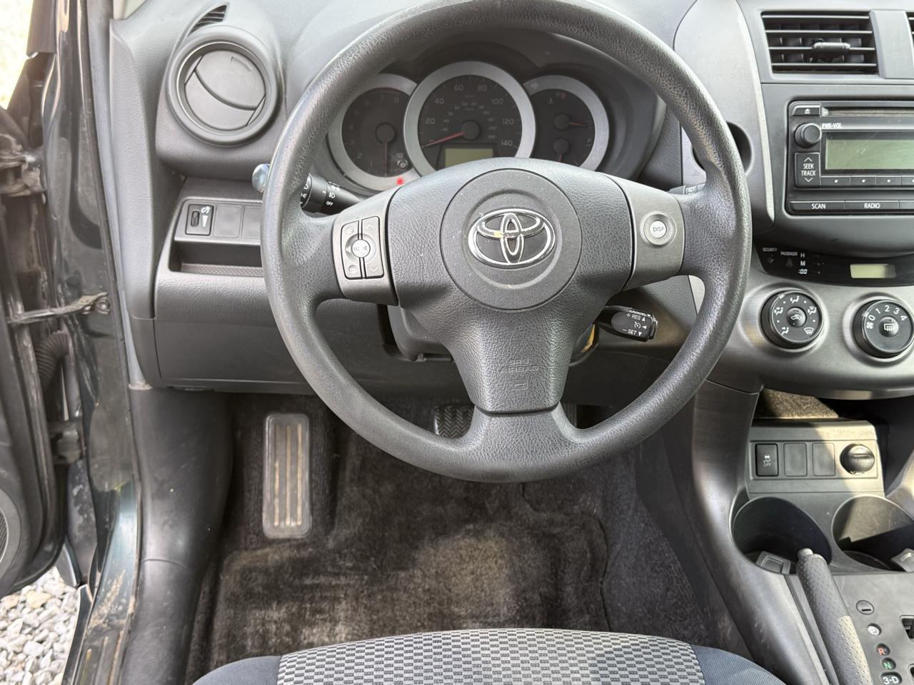 Toyota RAV4 4dr Sport 4-cyl 4WD (Natl) 2012