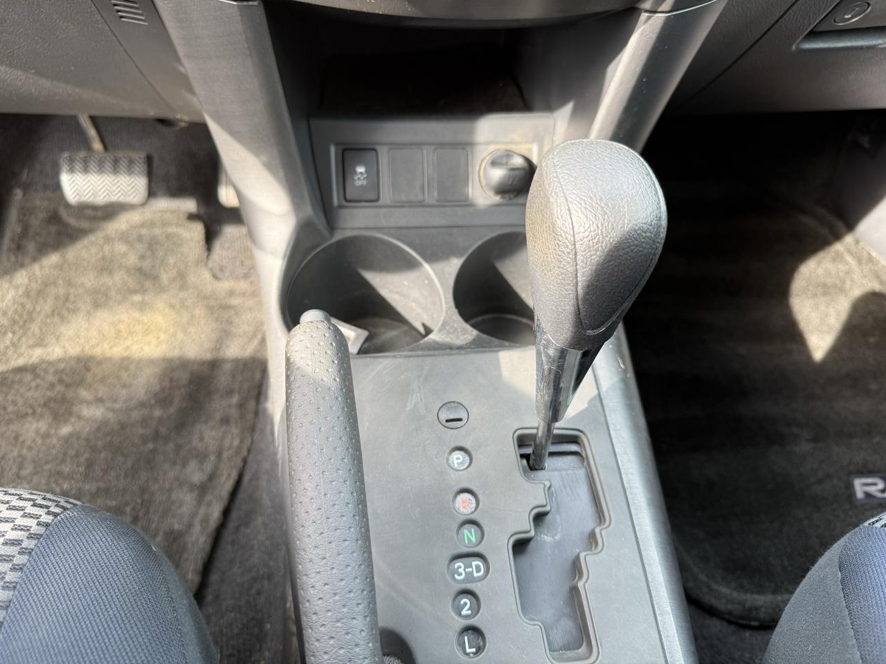 Toyota RAV4 4dr Sport 4-cyl 4WD (Natl) 2012