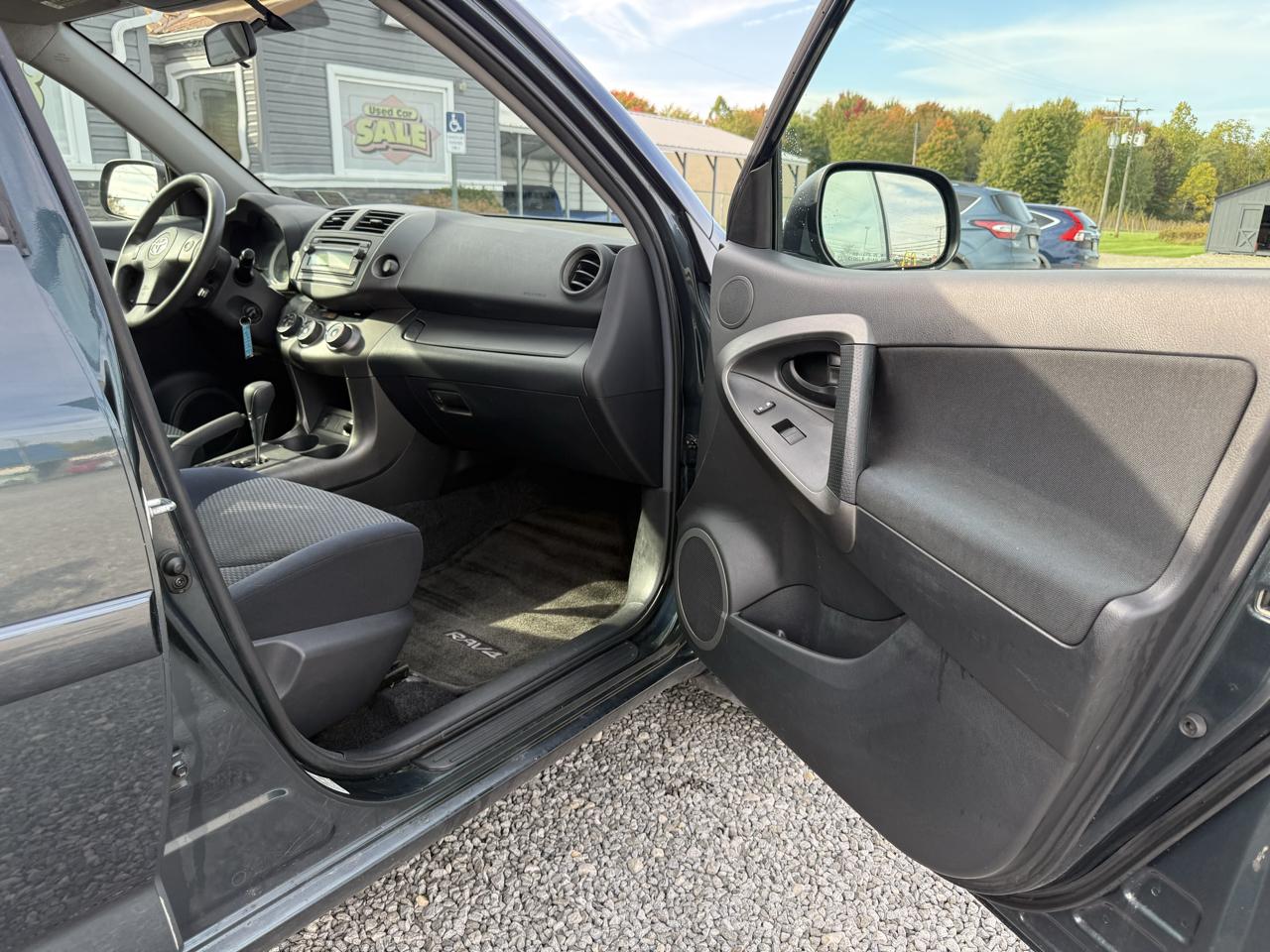 Toyota RAV4 4dr Sport 4-cyl 4WD (Natl) 2012