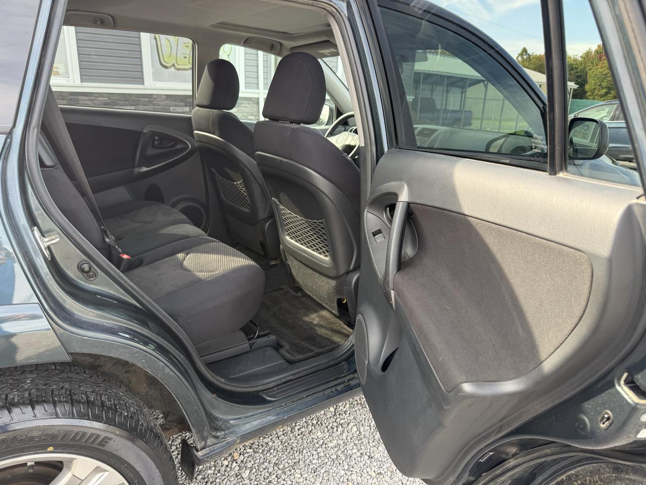 Toyota RAV4 4dr Sport 4-cyl 4WD (Natl) 2012