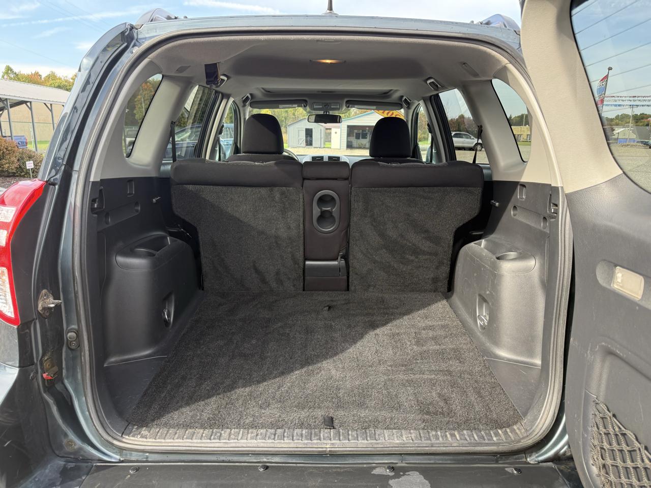 Toyota RAV4 4dr Sport 4-cyl 4WD (Natl) 2012