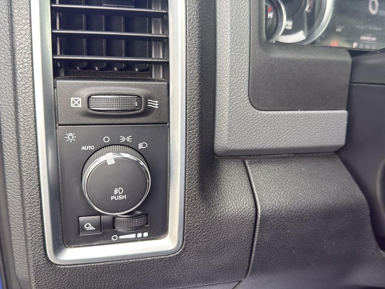RAM 1500 Big Horn 4x4 Crew Cab 5'7" Box 2014