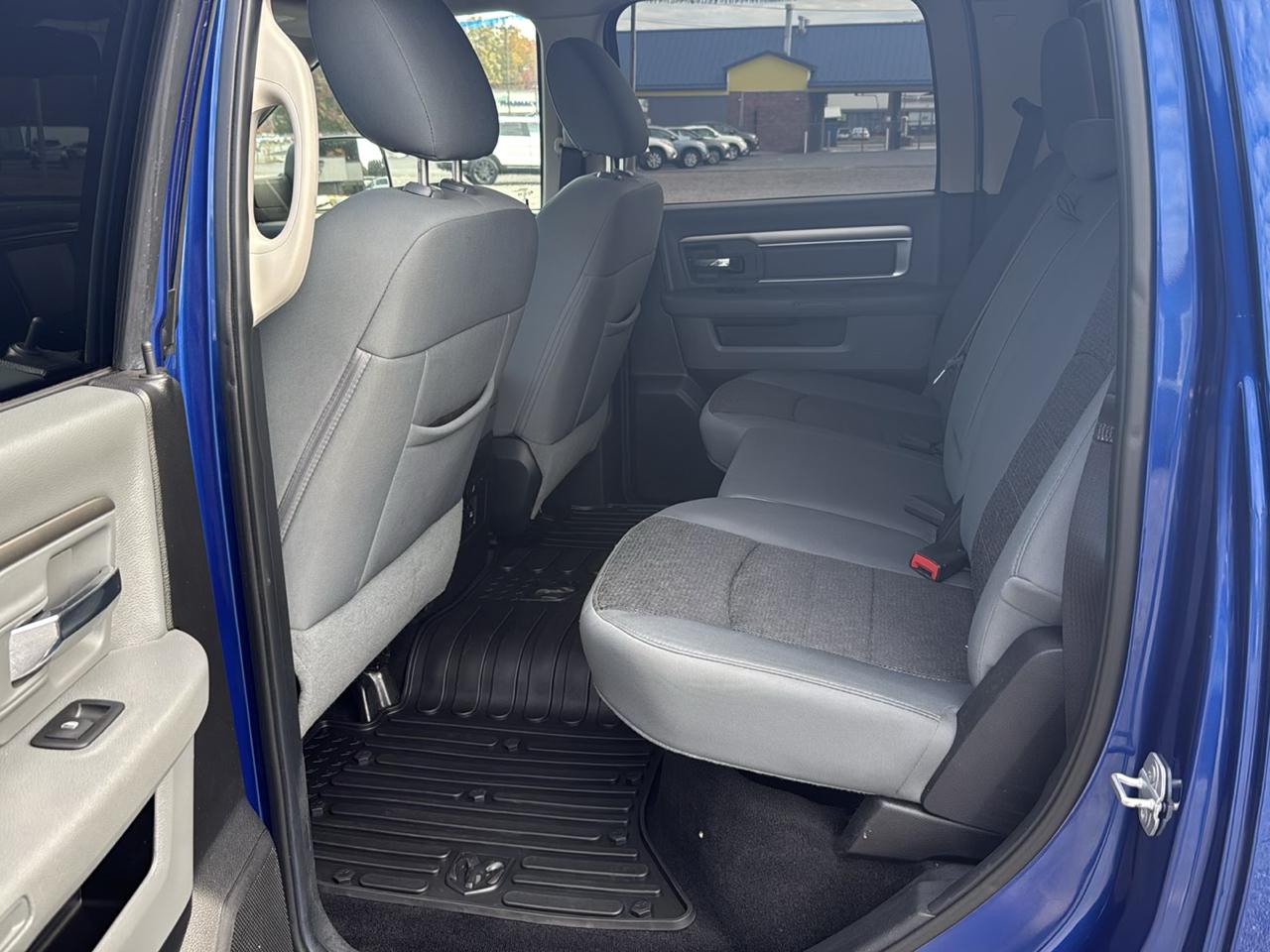 RAM 1500 Big Horn 4x4 Crew Cab 5'7" Box 2014