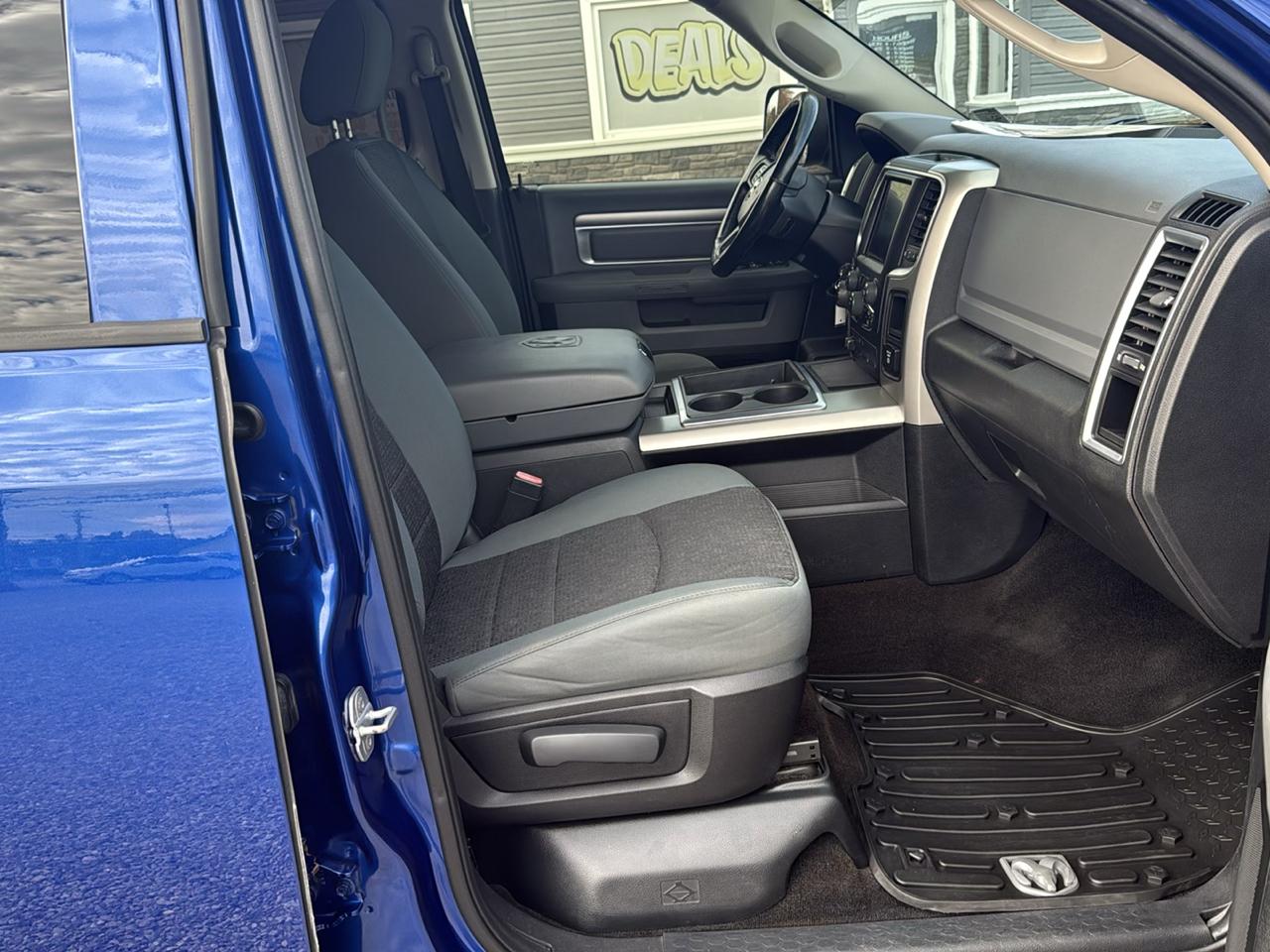 RAM 1500 Big Horn 4x4 Crew Cab 5'7" Box 2014