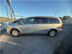 2013 Chrysler Town & Country 