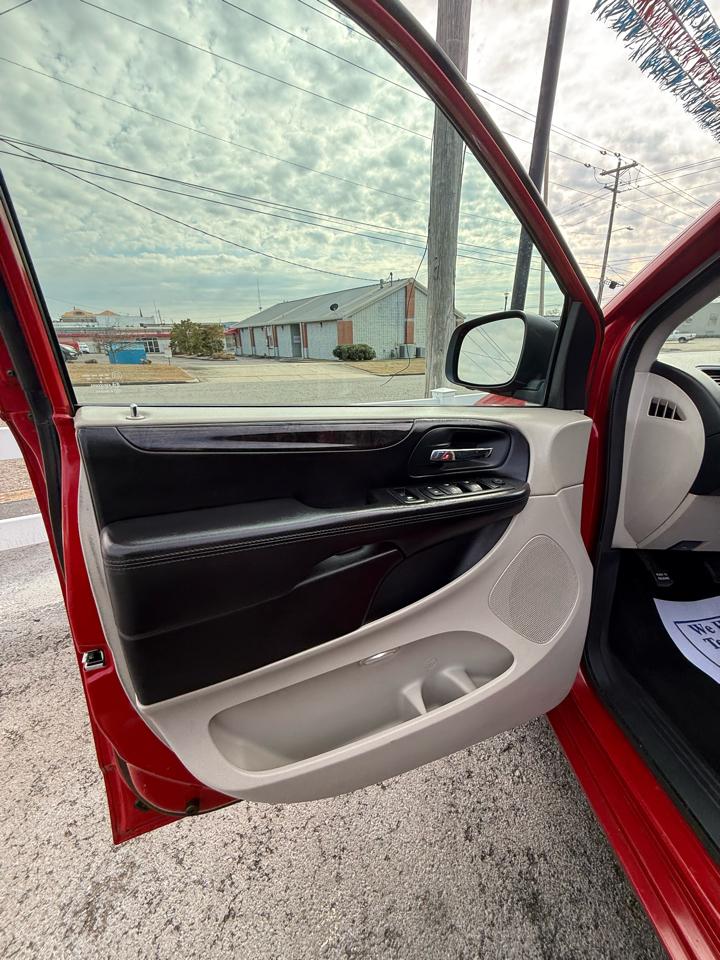 Dodge Grand Caravan 4dr SXT 2013