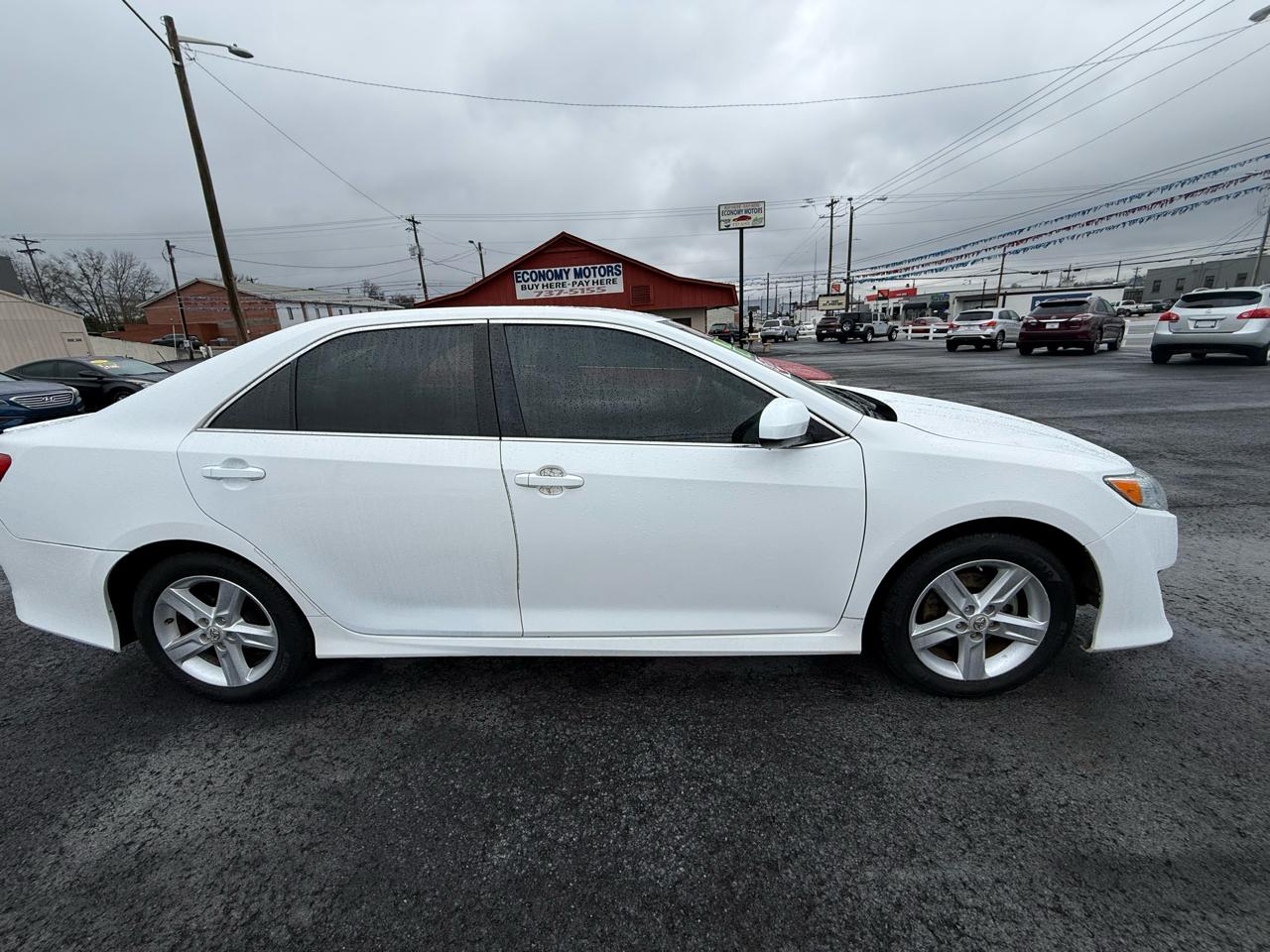 Toyota Camry SE 2012