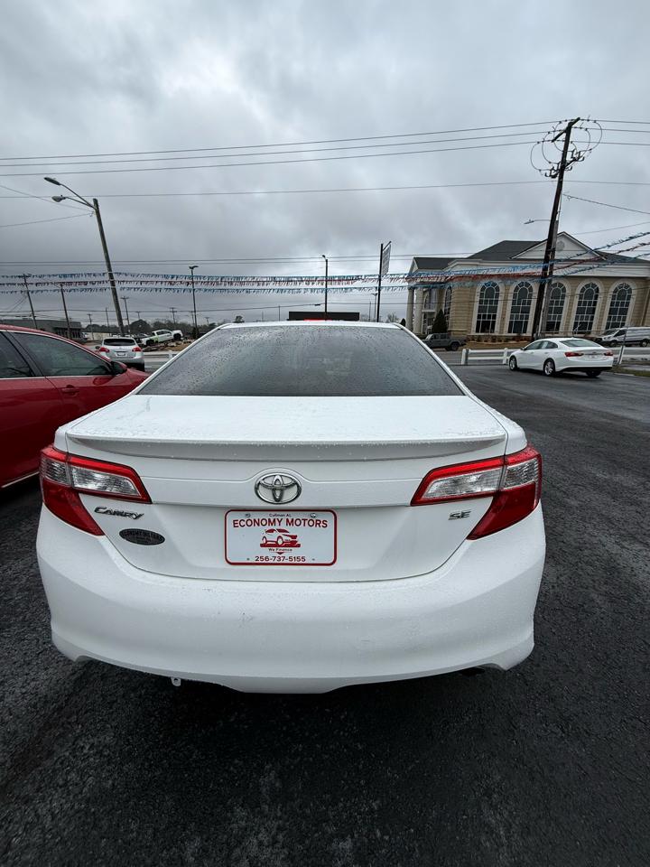 Toyota Camry SE 2012