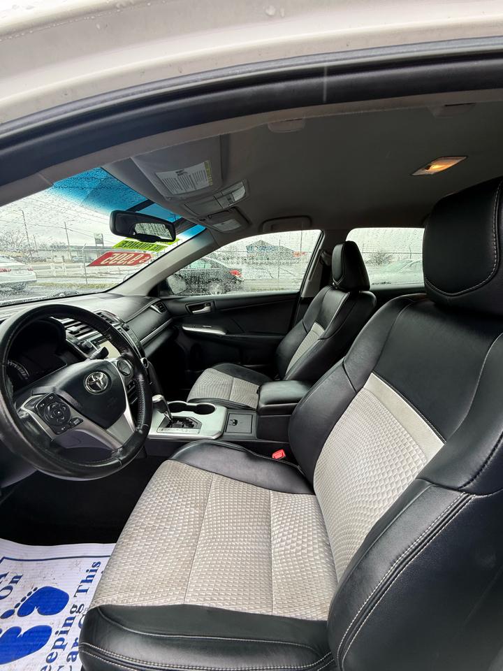 Toyota Camry SE 2012